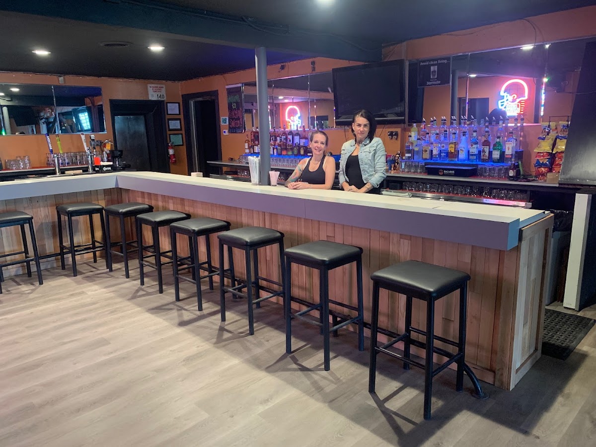 Kickstand Saloon-1